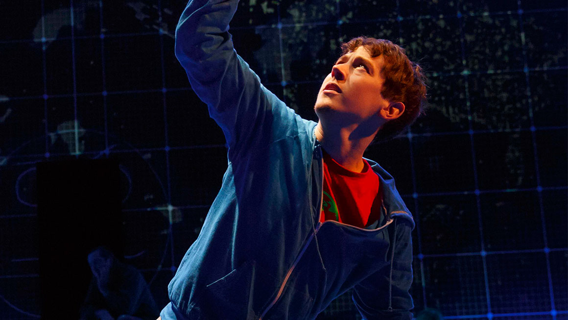 Photo of Alex Sharp from ‘Curious Incident’ Discusses His First Drama Desk Award Win, Working with Puppies and ‘Hamilton’