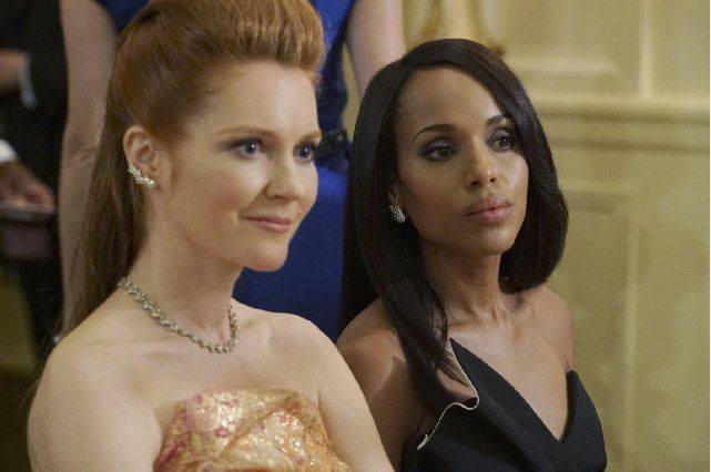 Darby Stanchfield and Kerry Washington in the Scandal season 5 premiere “Heavy is the H.ead" Photo Credit: ABC/Nicole Wilder.