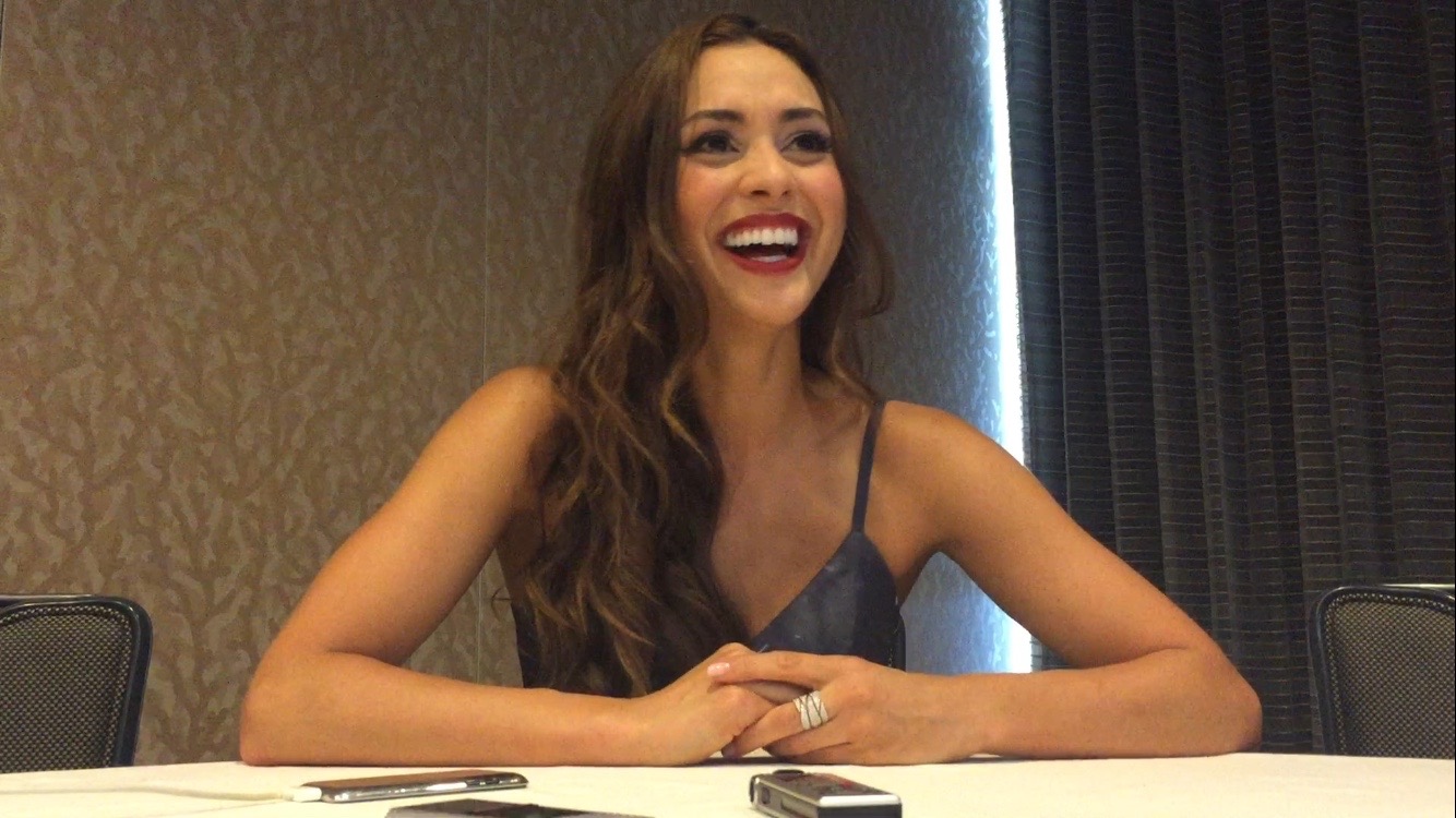 Photo of SDCC 2016: ‘The 100’ Star Lindsey Morgan Feels “Very Proud of Raven” After Season 3