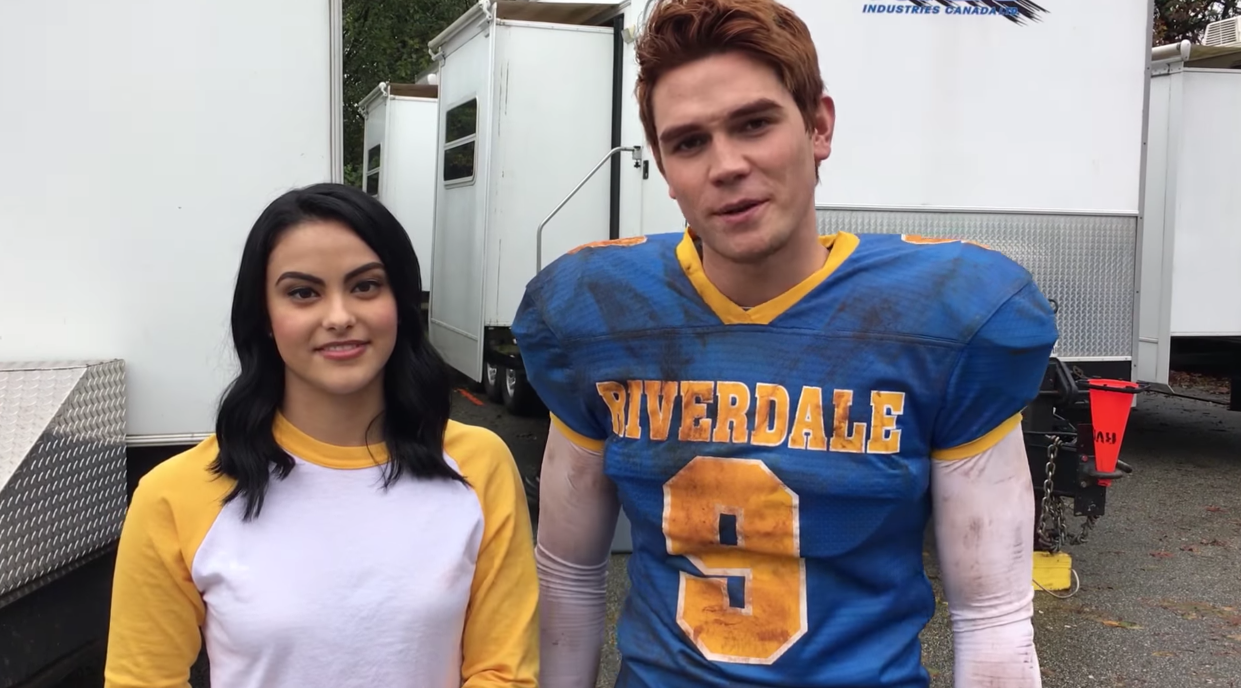 Photo of 'Riverdale' Stars KJ Apa and Camila Mendes Encourage Fans to Check Out Halloween ComicFest