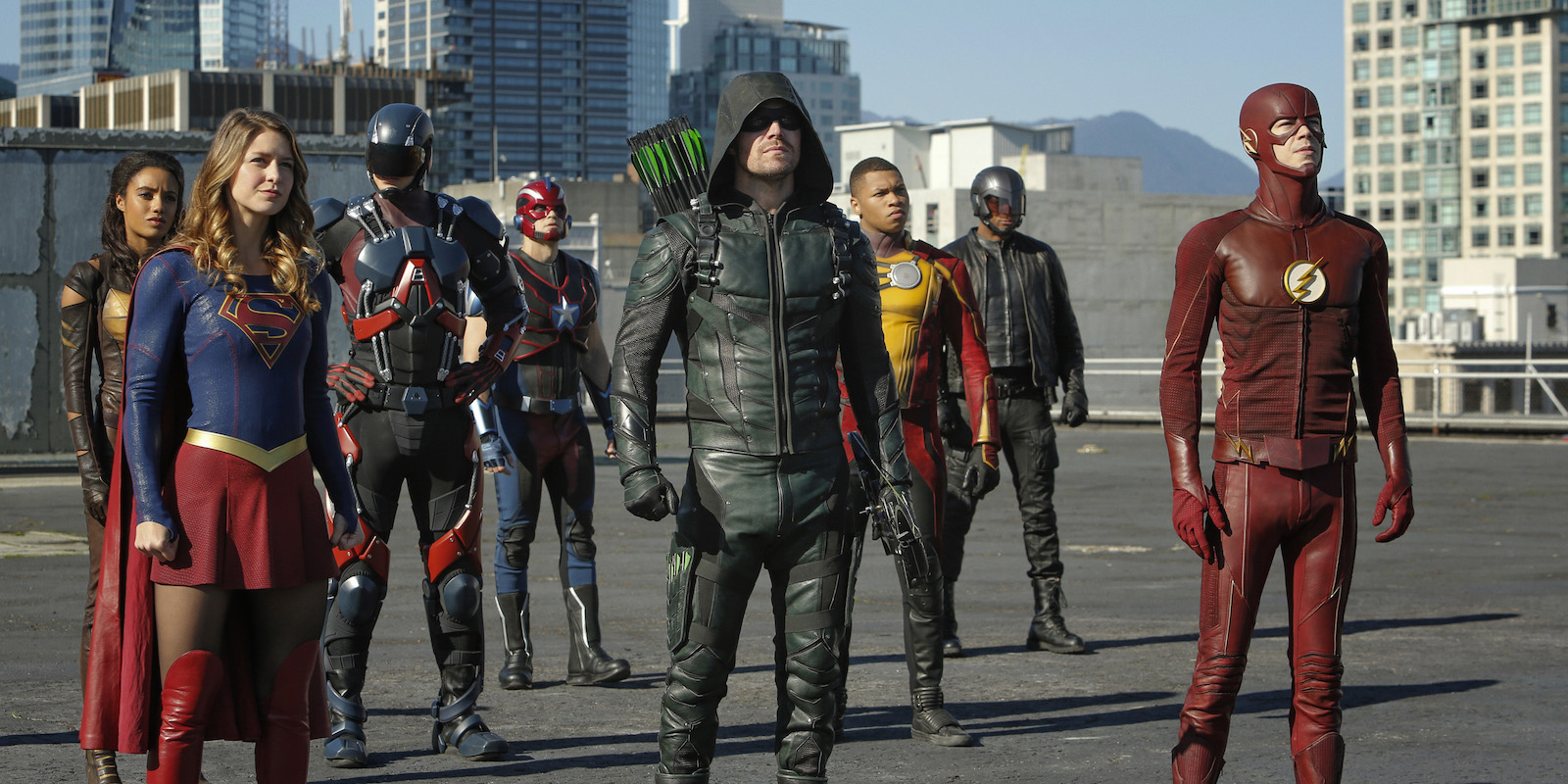 Photo of 'Flarrowverse' Easter Eggs: Four Night Crossover "Heroes vs. Aliens"