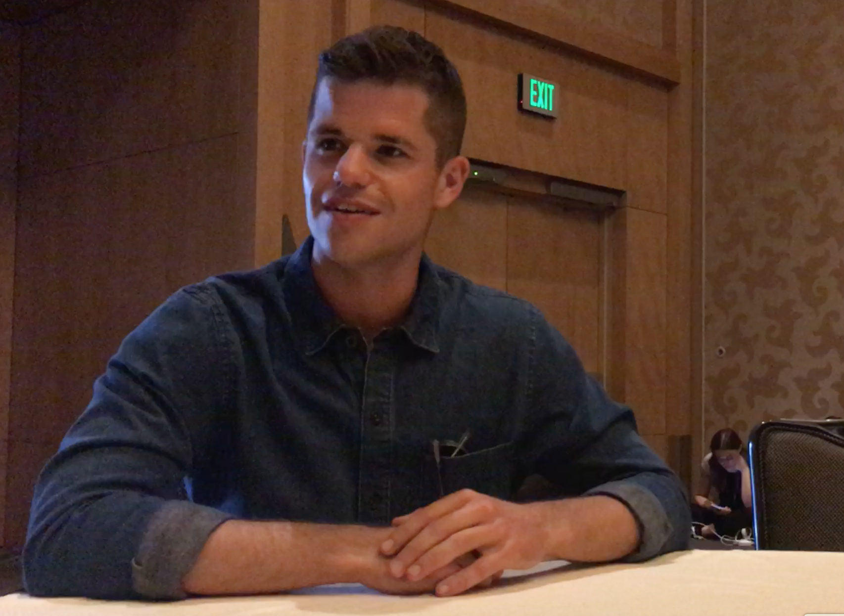 Photo of SDCC 17: 'Teen Wolf' Star Charlie Carver Talks His Big Return: "I Don't Think I Would Be the Person I Am Today Without Teen Wolf"